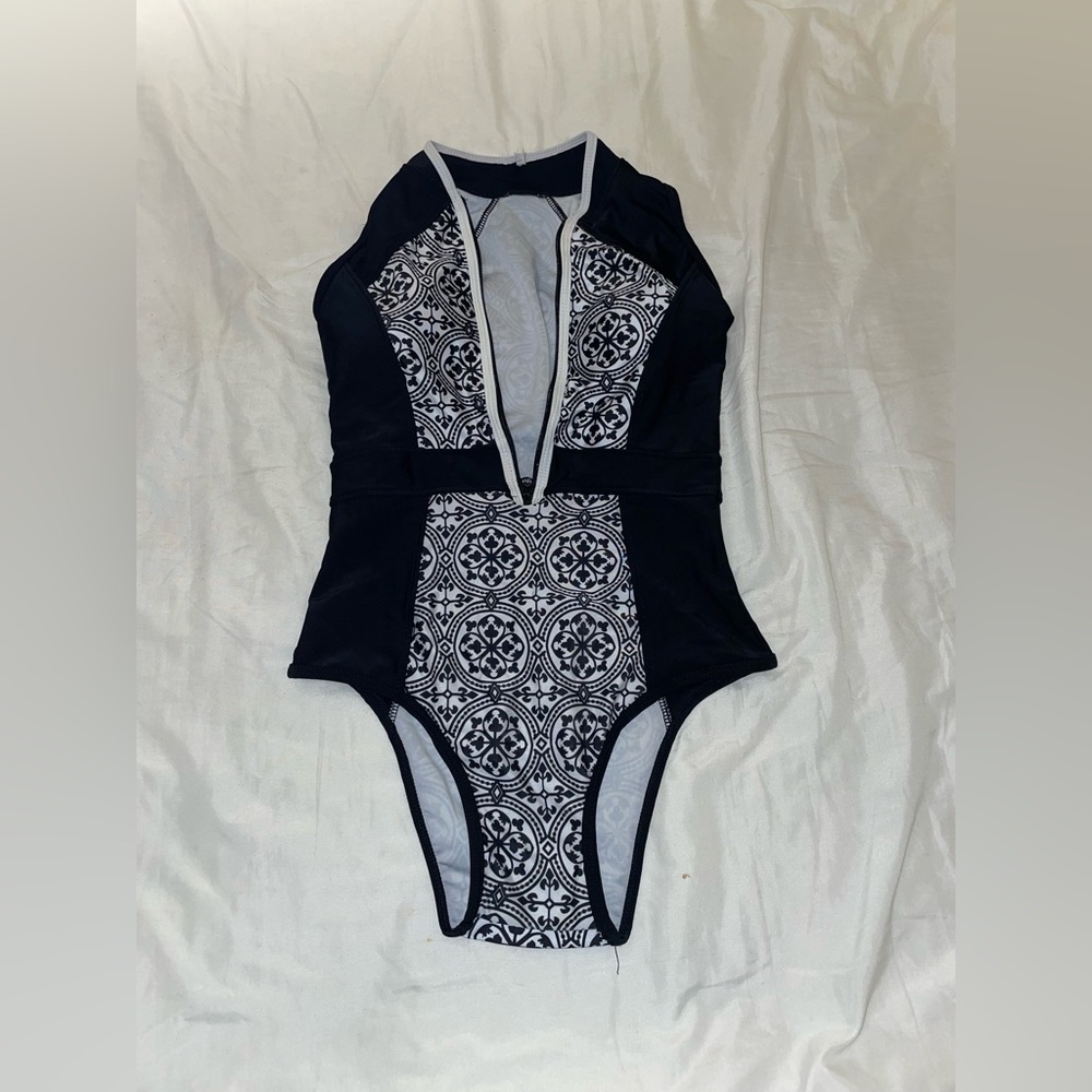 Design Swimsuit - Picture 1 of 11